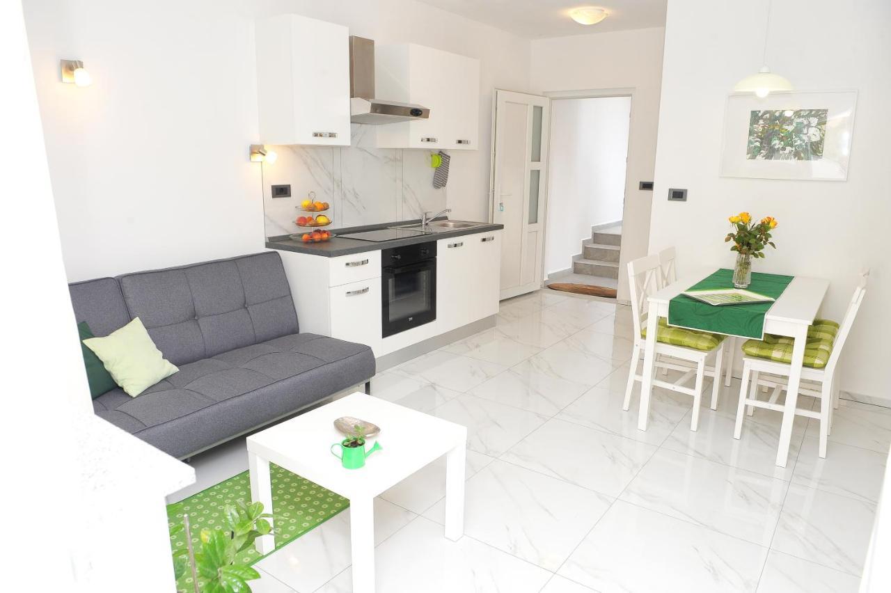 Ondina Apartments Pula Bagian luar foto