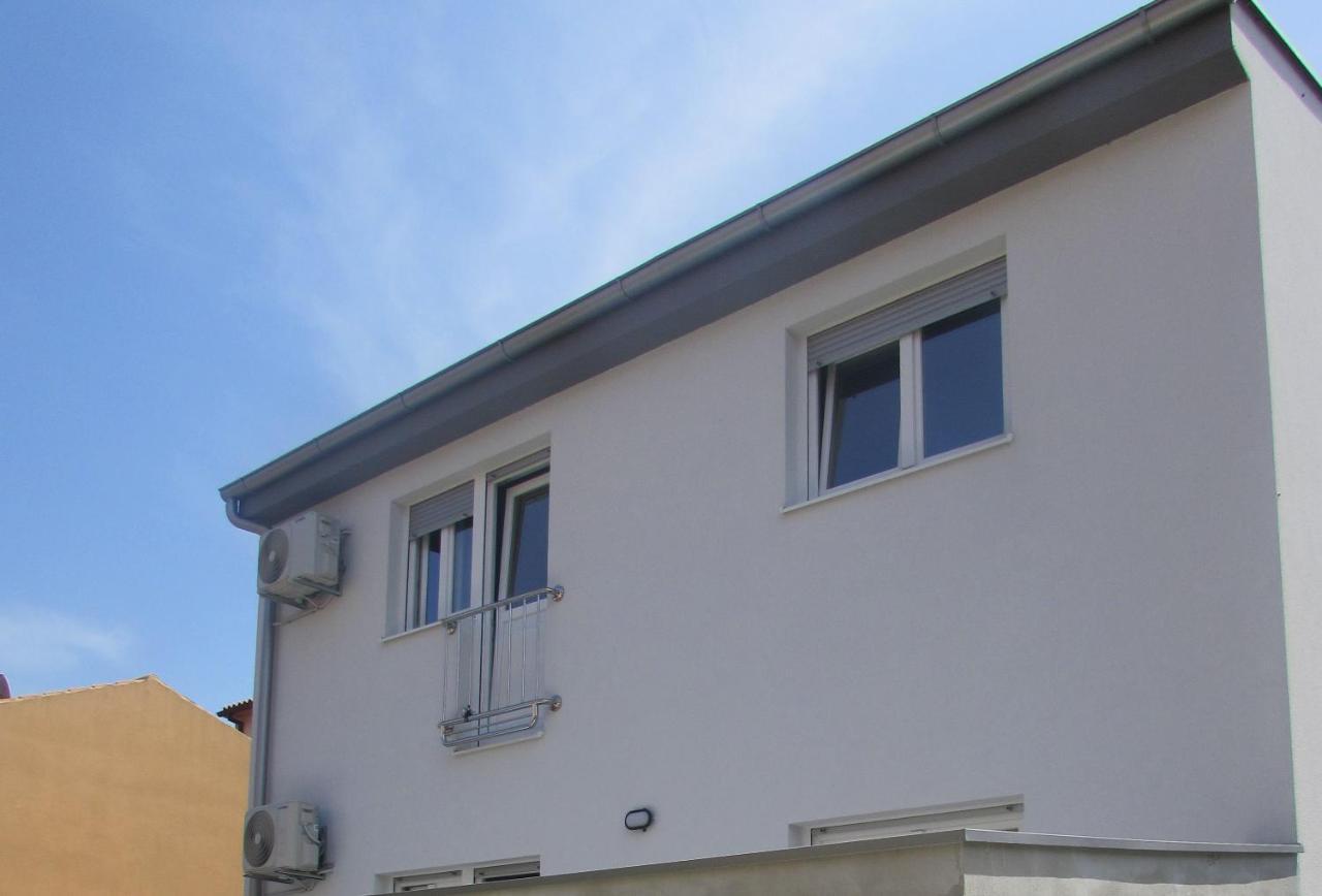 Ondina Apartments Pula Bagian luar foto