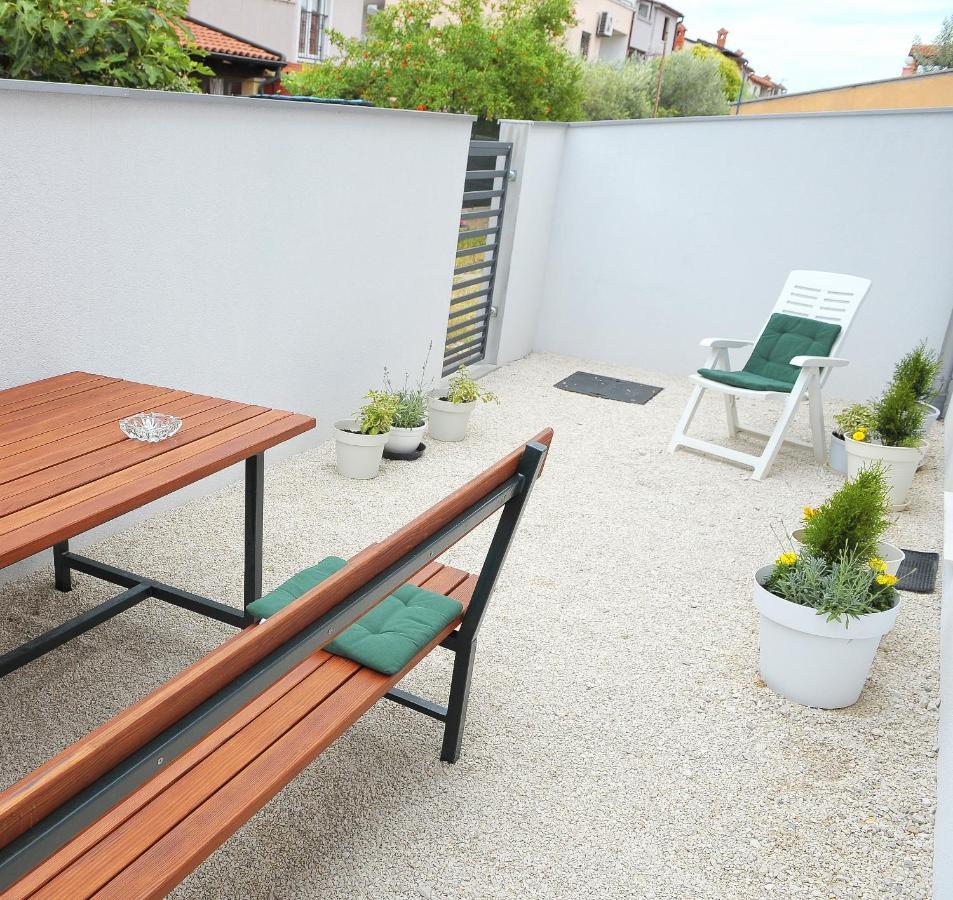 Ondina Apartments Pula Bagian luar foto