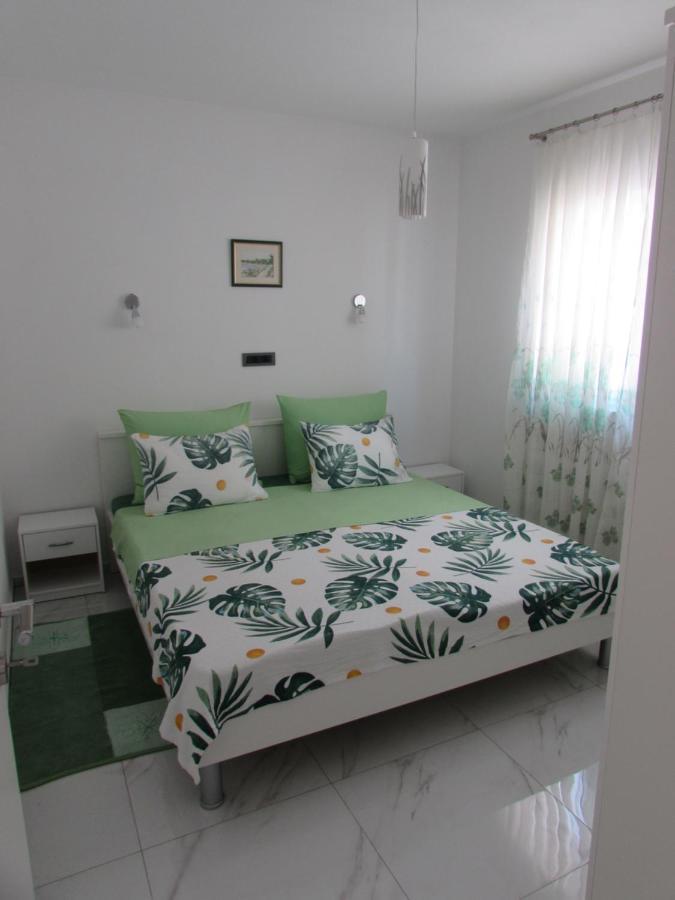Ondina Apartments Pula Bagian luar foto