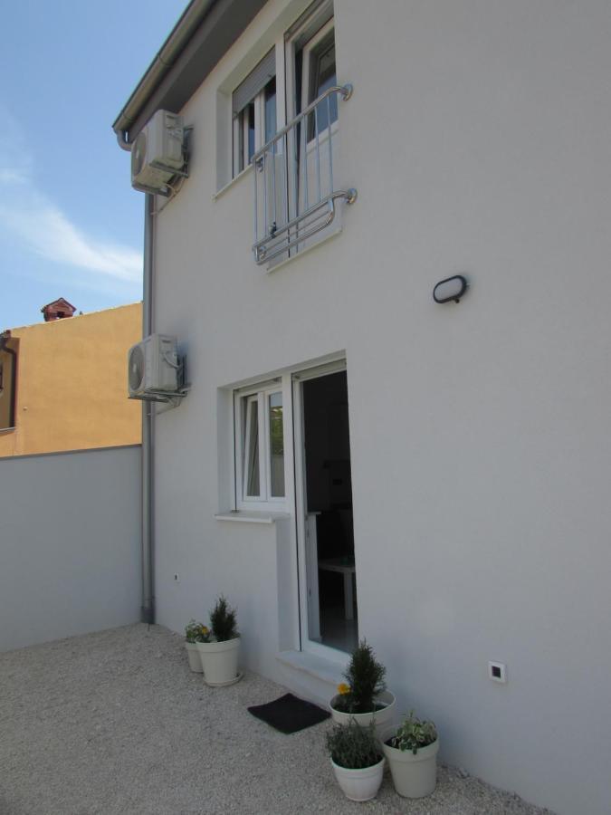 Ondina Apartments Pula Bagian luar foto