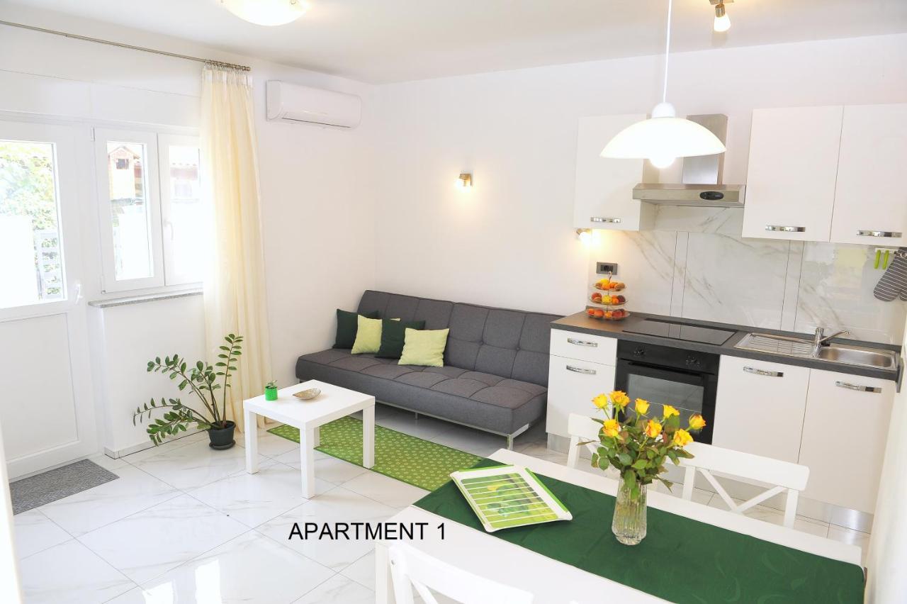 Ondina Apartments Pula Bagian luar foto