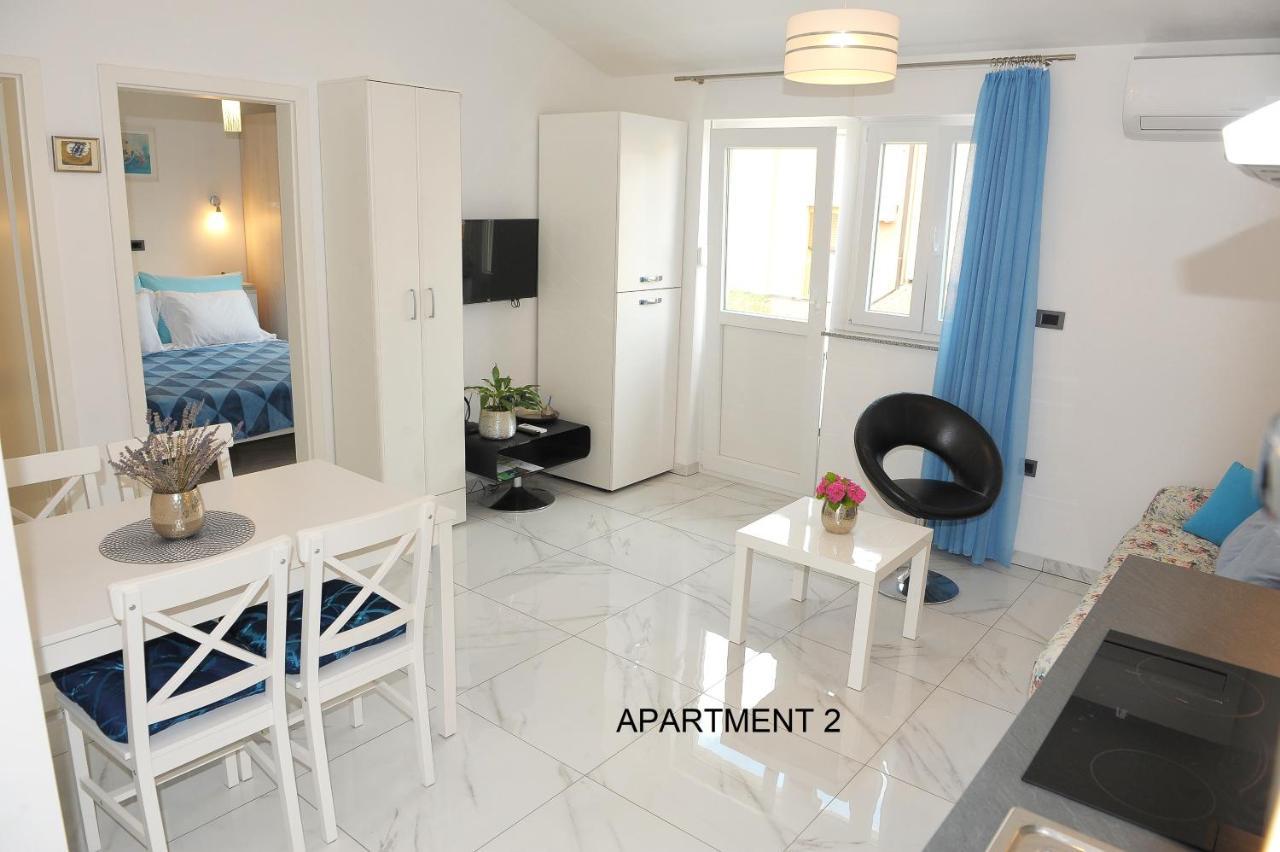 Ondina Apartments Pula Bagian luar foto