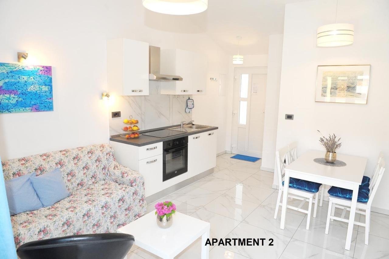 Ondina Apartments Pula Bagian luar foto