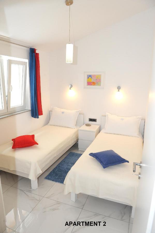Ondina Apartments Pula Bagian luar foto